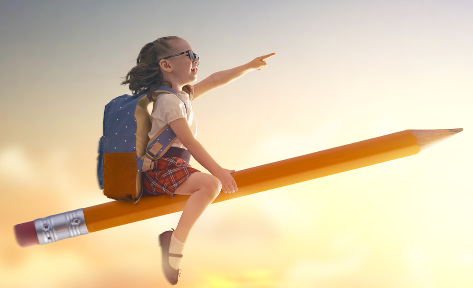 Back to school! Happy cute industrious child flying on the pencil on background of sunset sky. Concept of education and reading. The development of the imagination. (Back to school! Happy cute industrious child flying on the pencil on background of su